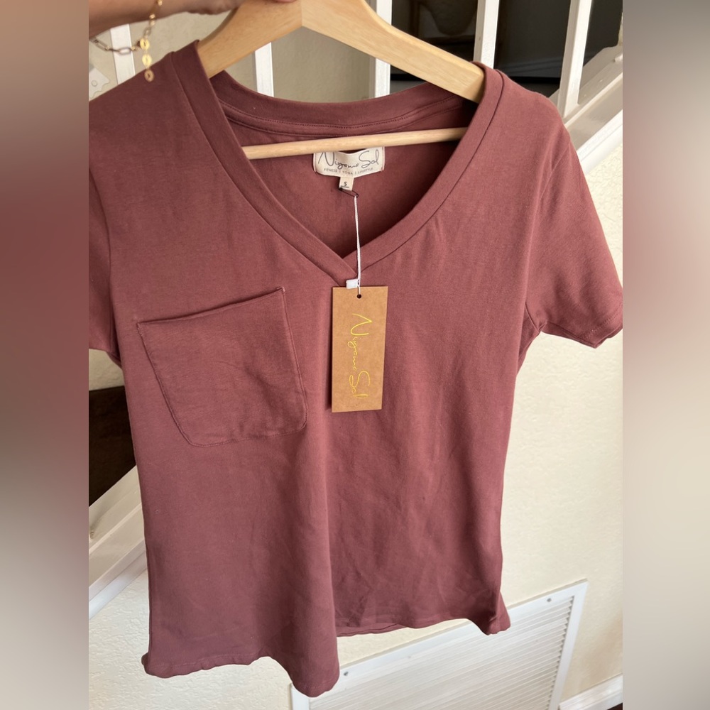 V-Neck Pocket T in Mauve